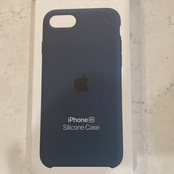 Apple Silicone iPhone 7/8/SE 2020 Case - Picture 2 of 3